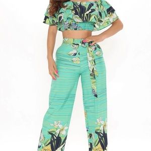 Vacation 2 piece flare leg off the shoulder set!!